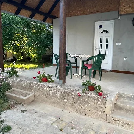 Lejla アパート *